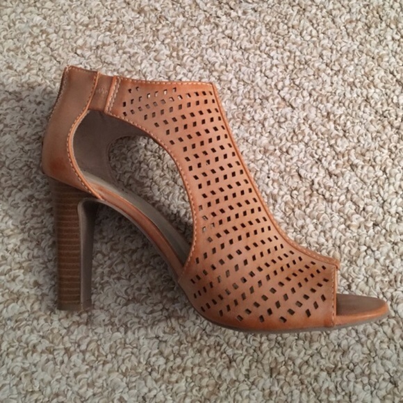 Open toe booties - Picture 2 of 3